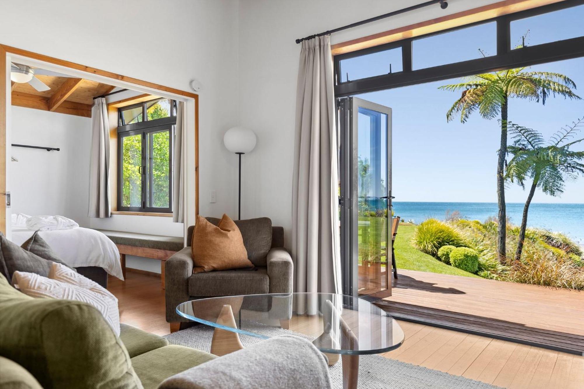 Adrift In Golden Bay- Absolute Beachfront Villas (Adults Only) Collingwood Extérieur photo