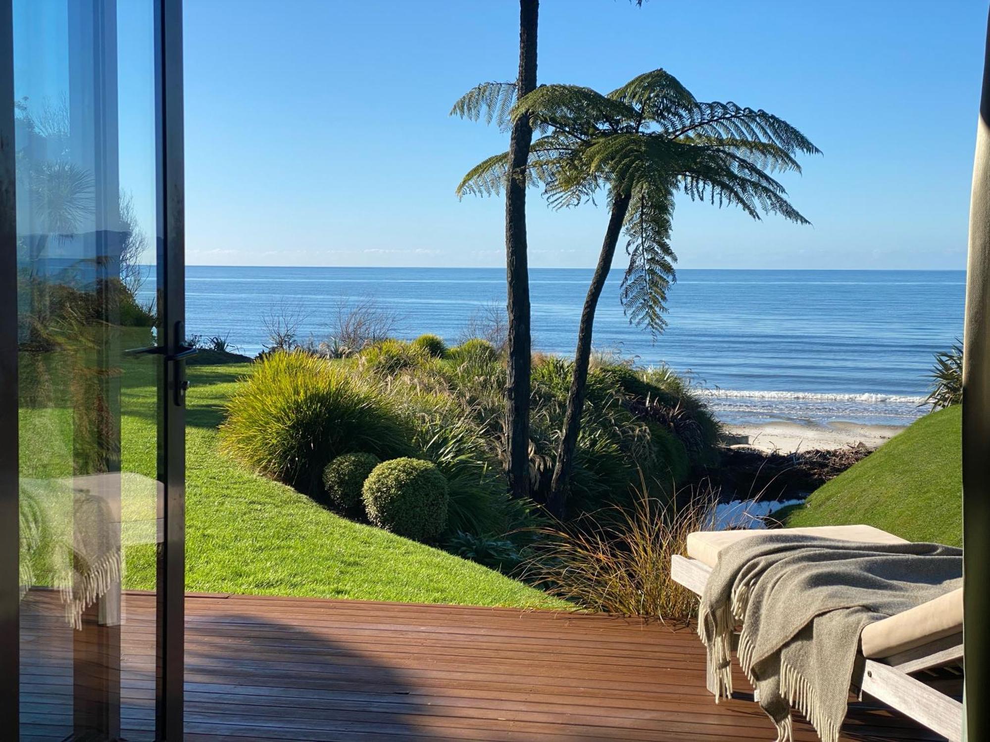 Adrift In Golden Bay- Absolute Beachfront Villas (Adults Only) Collingwood Extérieur photo