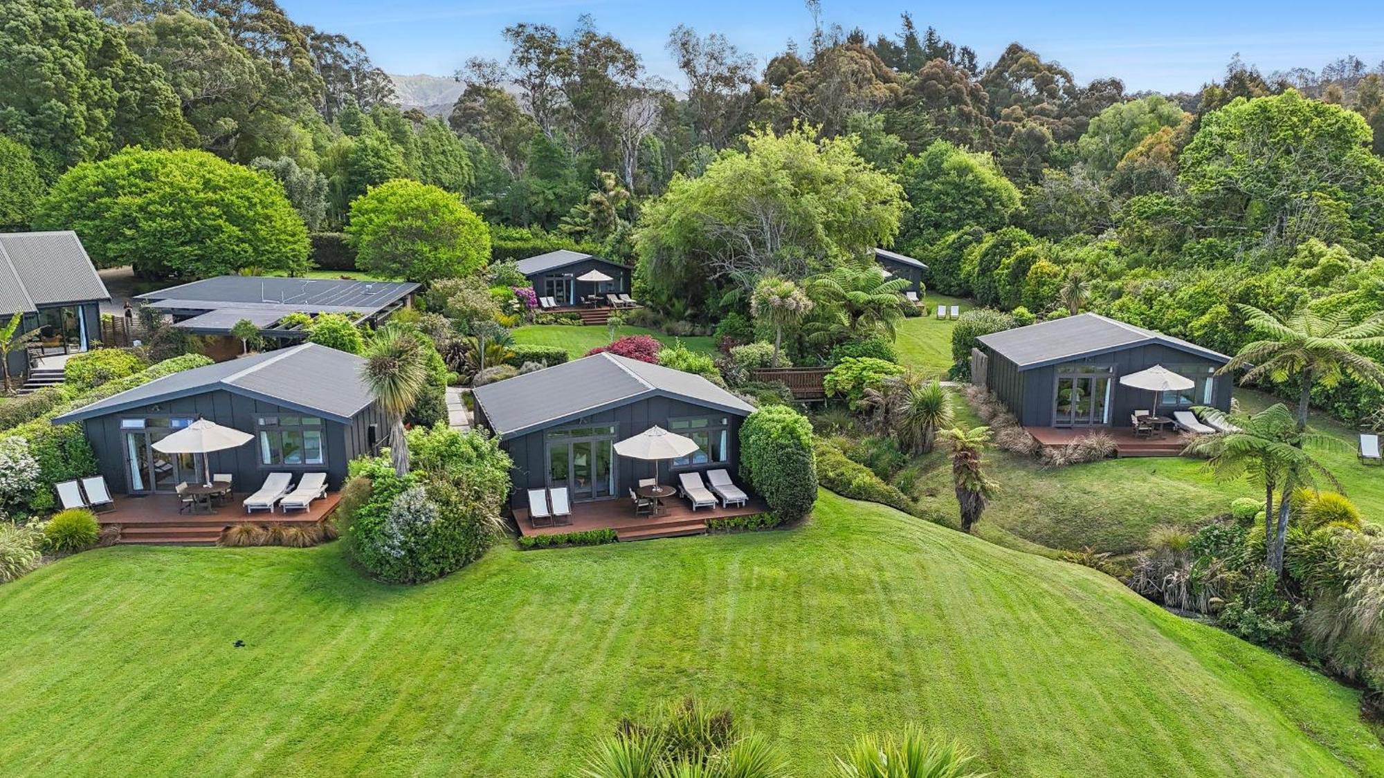 Adrift In Golden Bay- Absolute Beachfront Villas (Adults Only) Collingwood Extérieur photo