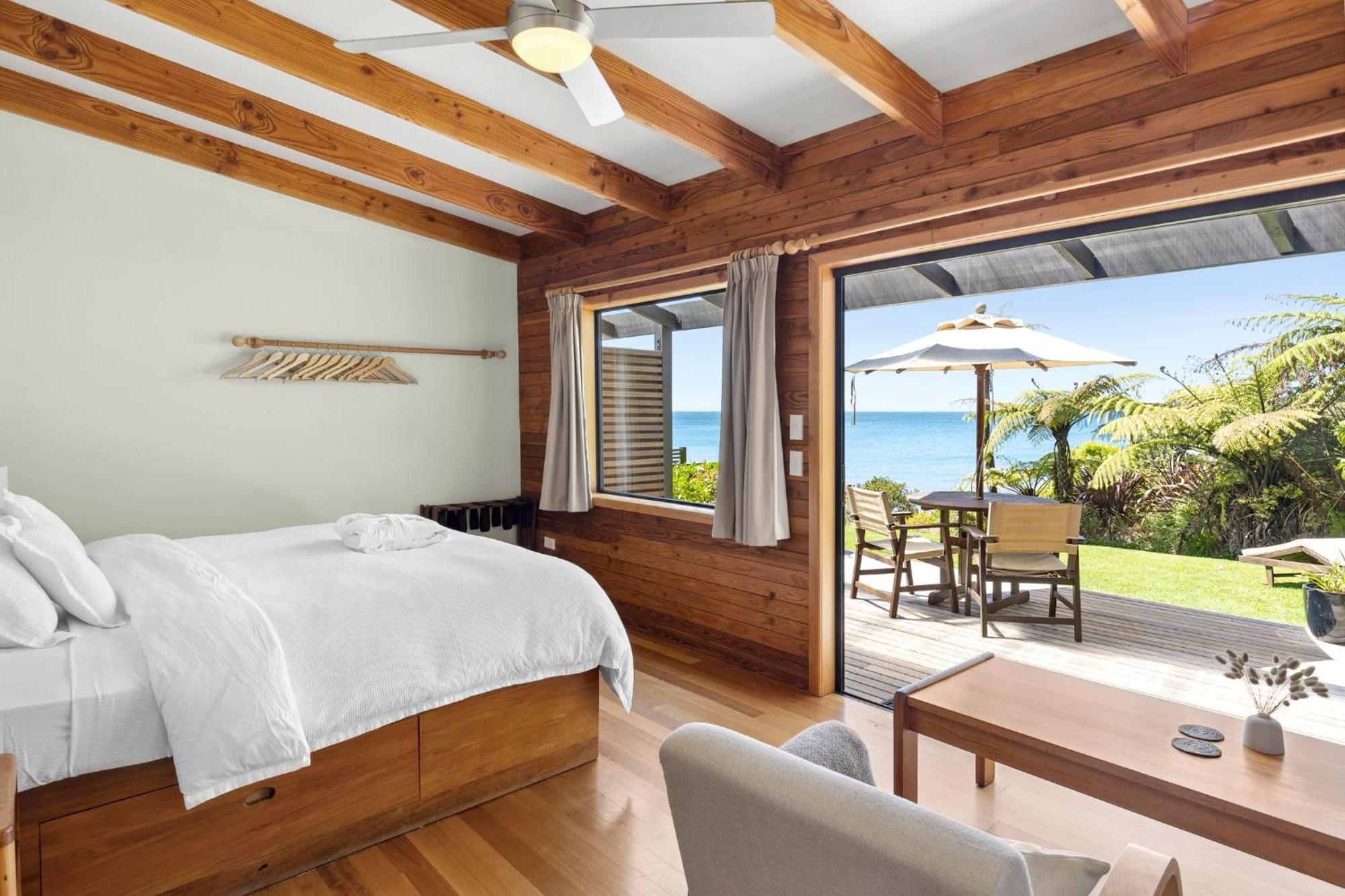 Adrift In Golden Bay- Absolute Beachfront Villas (Adults Only) Collingwood Extérieur photo