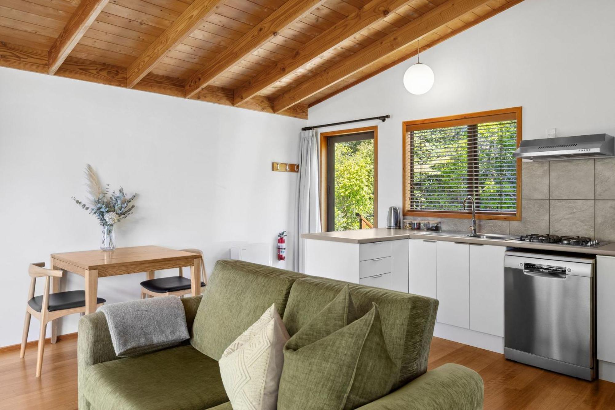 Adrift In Golden Bay- Absolute Beachfront Villas (Adults Only) Collingwood Extérieur photo